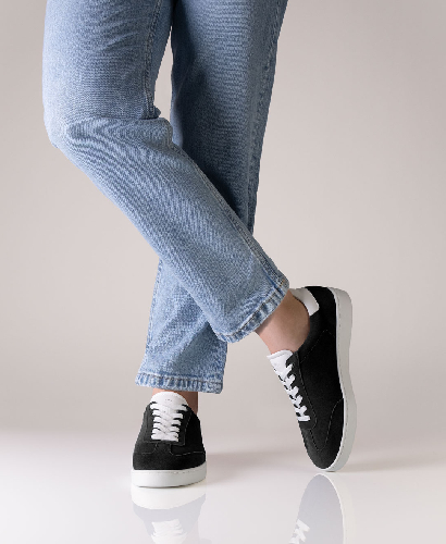 7015 Sneaker
