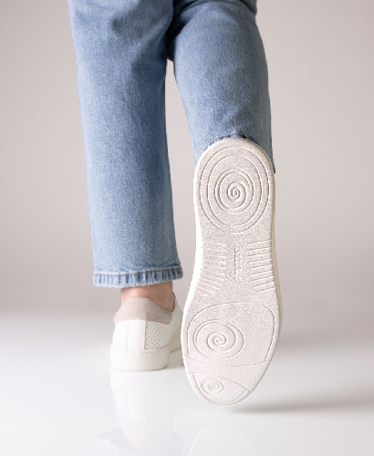 7020 Sneaker