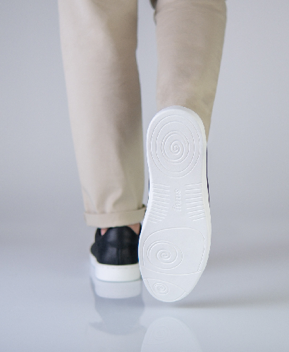 7410 Sneaker